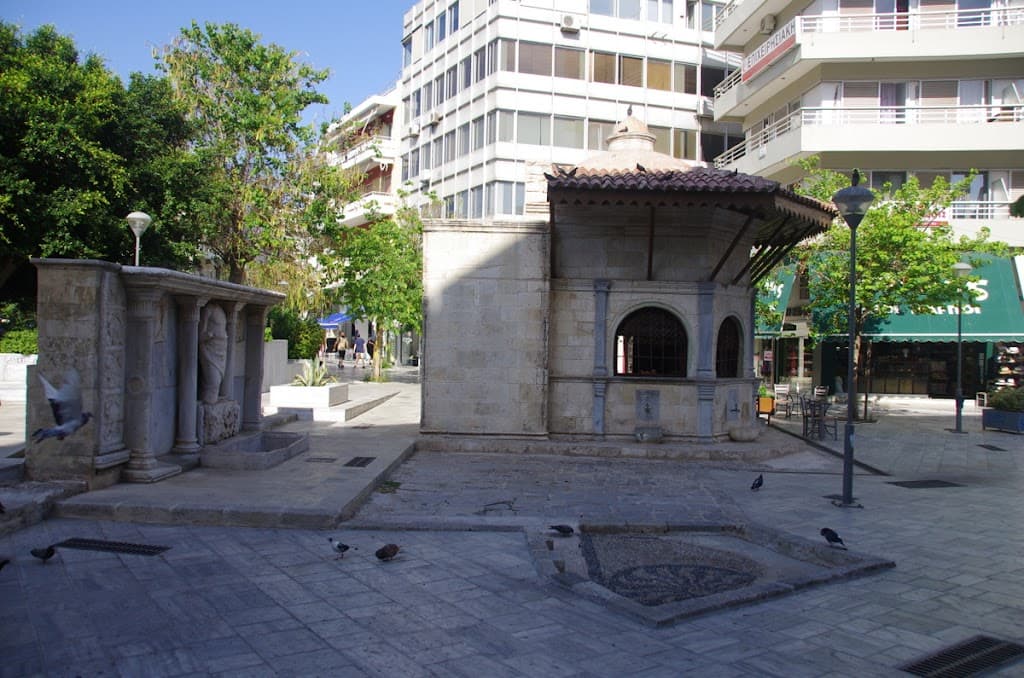 Platz der Kornarou