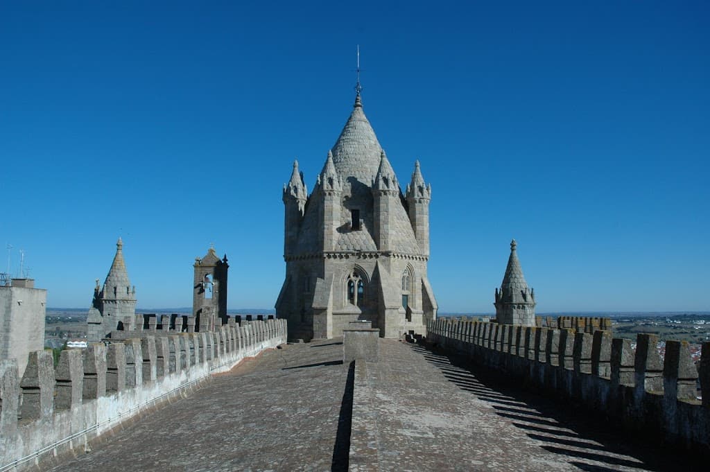 Nossa Senhora do Ó und Kathedralendach