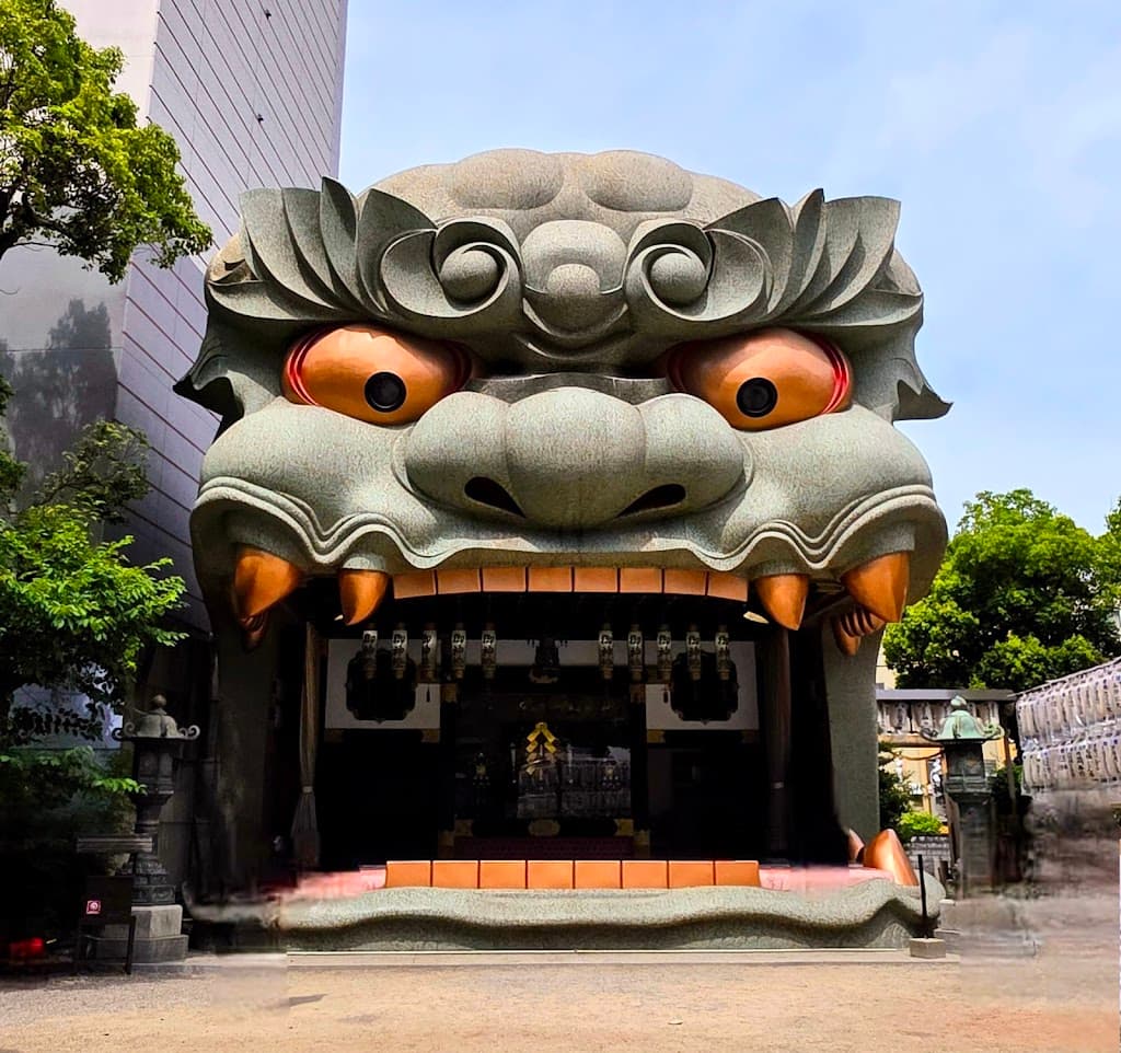 Namba Yasaka-Schrein