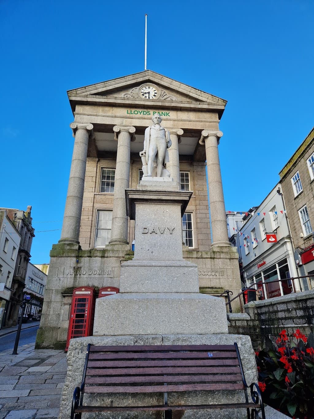 Humphry Davy Statue