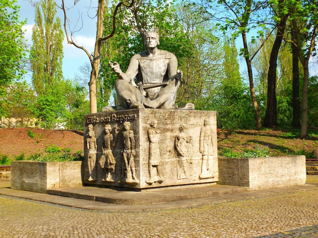 Eike-von-Repkow-Denkmal