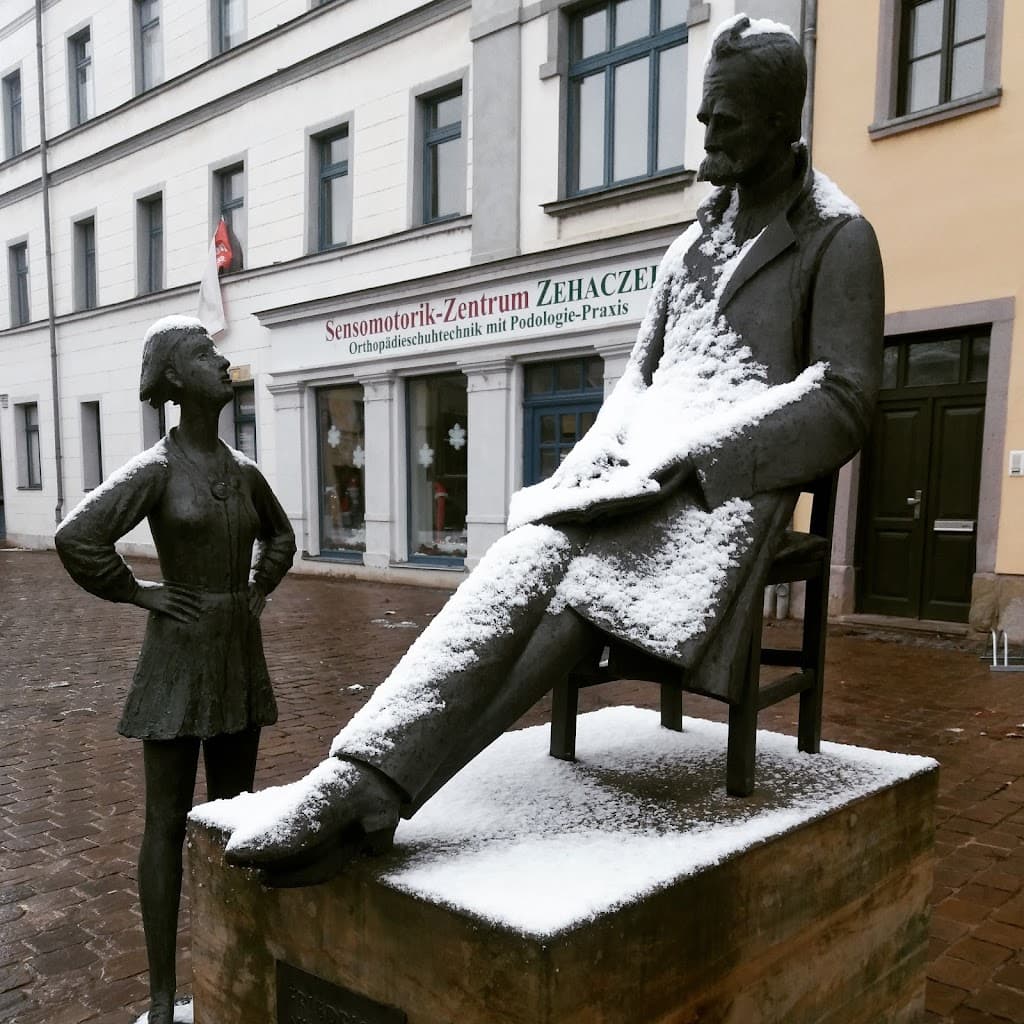 Friedrich-Nietzsche-Skulptur