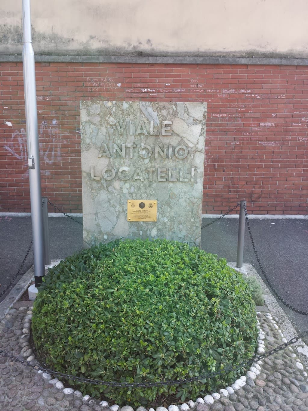Denkmal von Antonio Locatelli