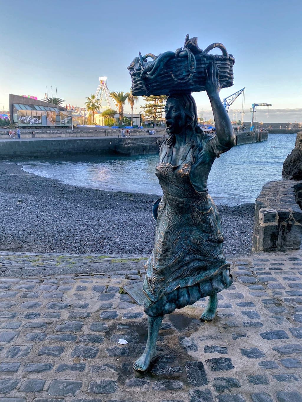Fischerinnenstatue