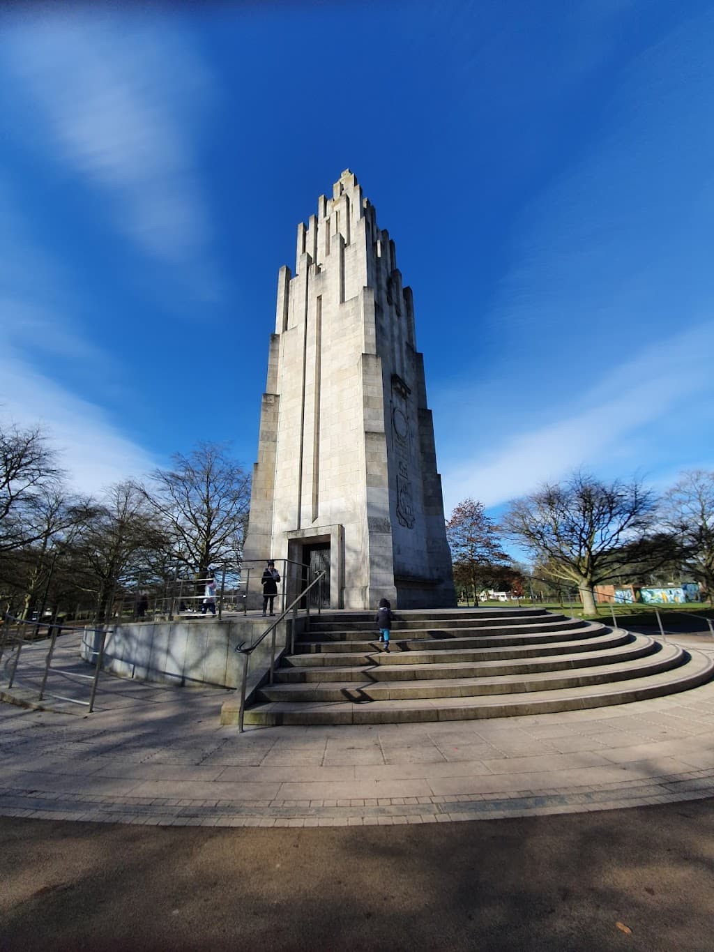 Kriegerdenkmal Park