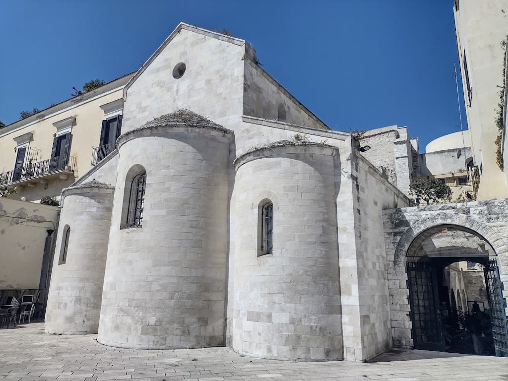 Vallisa Kirche