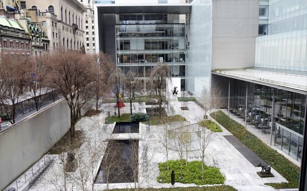 MoMA (Museum of Modern Art)