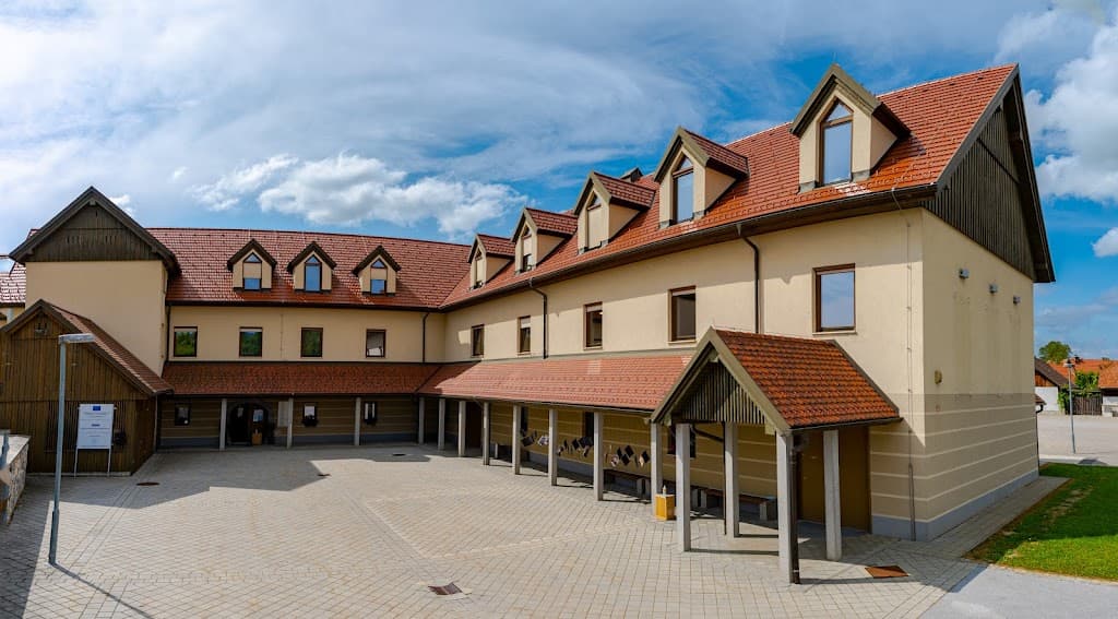 Rokodelski center Ribnica